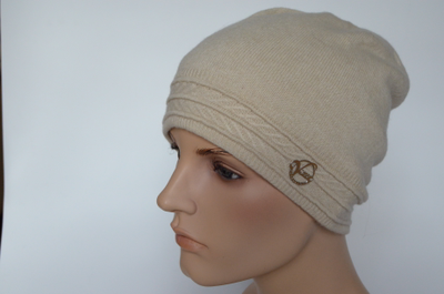 kashemirovaya-shapka-loro-piana-italiya-vizio-7017-bezhevaya