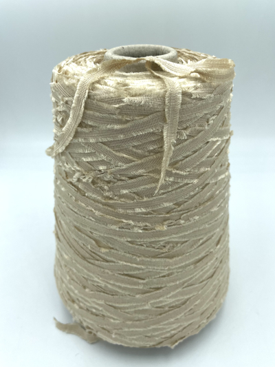 CARIAGGI art. VELVET 100% SE Шёлк   Nm.200 м в 100 г цв. 31686 золотисто-бежевый