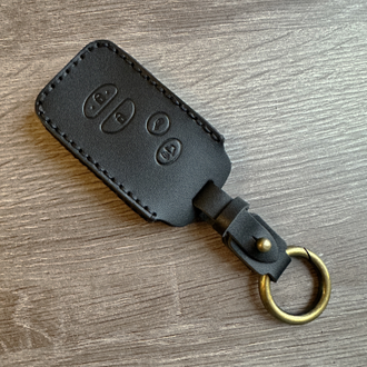 Чехол на ключ Toyota LC 200, Camry V40, Venza, Avalon, Corolla (4 кнопки)