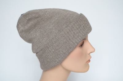 Женская бежевая шапка с отворотом Визио Италия