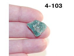Авантюрин натуральный (необработанный) зеленый №4-103: 2,1г - 16*15*7мм