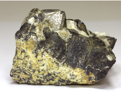 Магнетит, сросток кристаллов, Мурманская обл., Ковдор (55*42*43 мм, 177 г) №8366