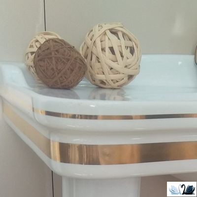 Раковина Creavit Antik Gold AN080.A0000 80 х 50 см подвесная, глянец белоснежного цвета с золотым декором