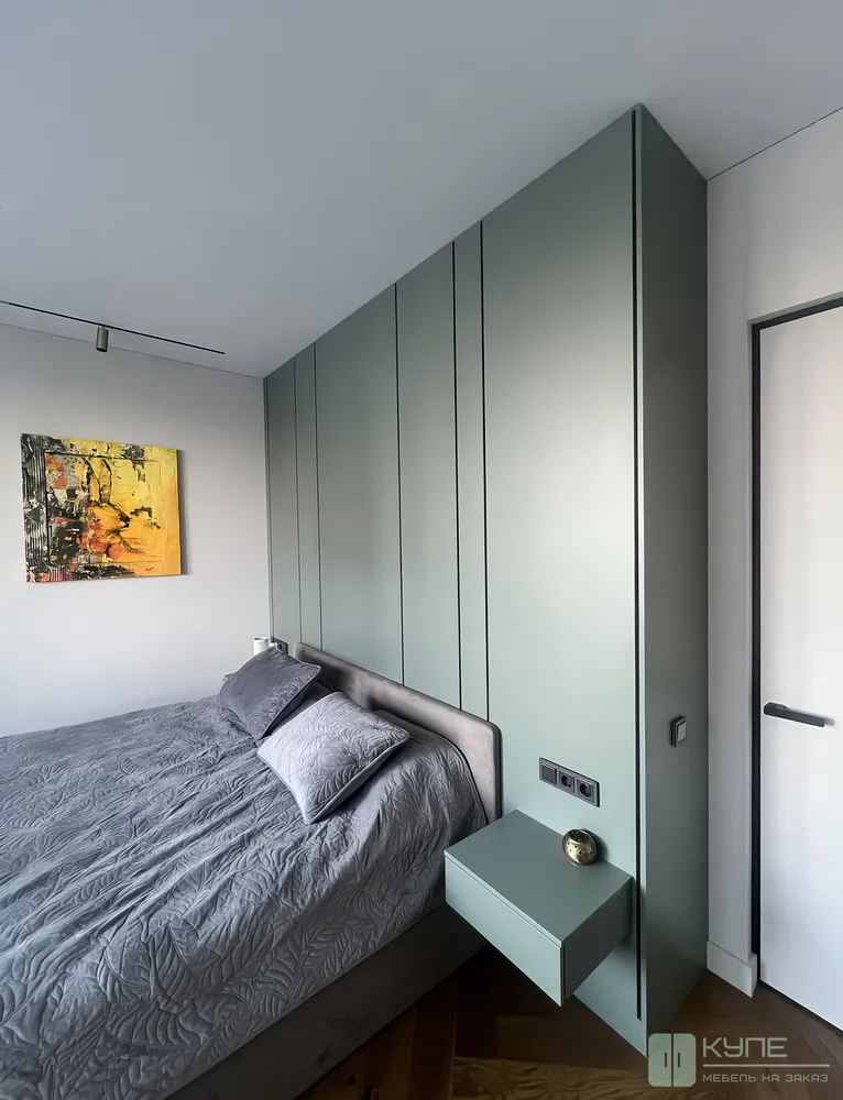 029 Тумба навесная прикроватная и стеновые панели. ЛДСП Egger U604 ST9 Зеленый эвкалипт