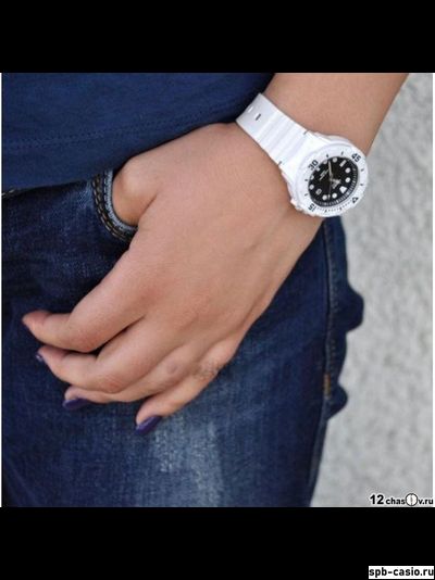 Часы Casio LRW-200H-1E