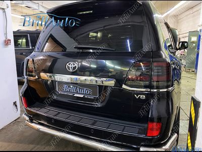 Cтопы Toyota Land Cruiser 200 07-15 LED темные БЕГАЮЩИЕ