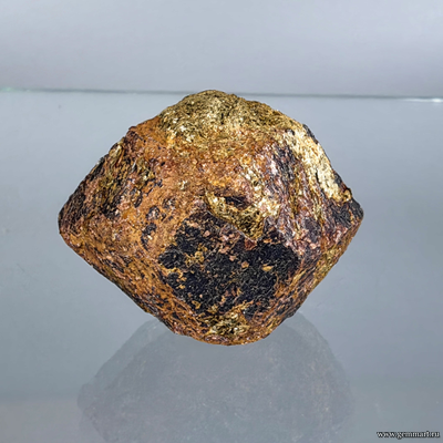 Альмандин (разн. гранат). Россия. 45*31*31мм