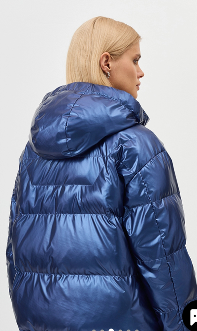Укороченный синий-металлик пуховик