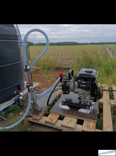 Бензиновый помпа для внесения удобрений