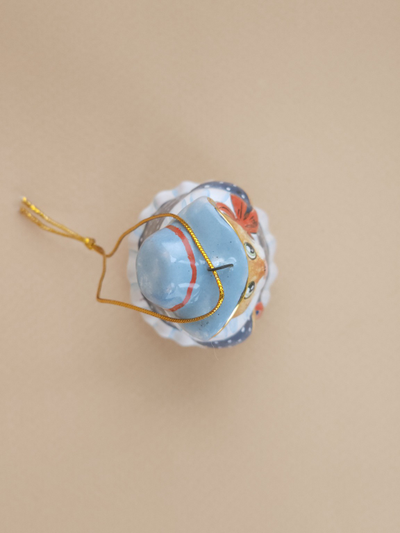 Кошечка в шляпе