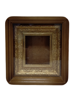 Киот деревянный с багетной рамой "под золото", для иконы формата 9х10,5см.