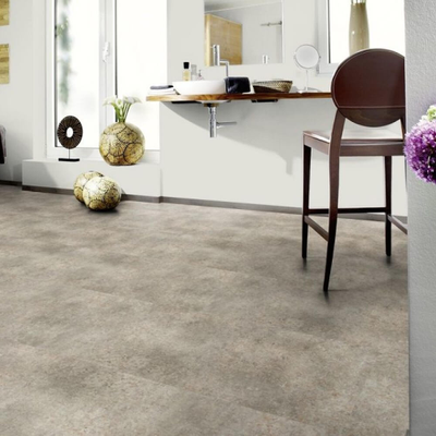 Биополы Wineo Purline 1500 stone XL Carpet Concrete PL102C в интерьере ванной