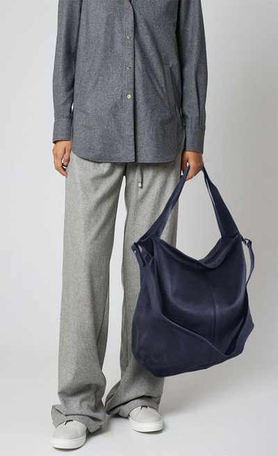 (АРТИКУЛ: 9728/82) СУМКА БОЛЬШАЯ, КОЖАНАЯ, ТЕМНО-СИНЯЯ, ДВЕ РУЧКИ И РЕМЕНЬ ЧЕРЕЗ ПЛЕЧО