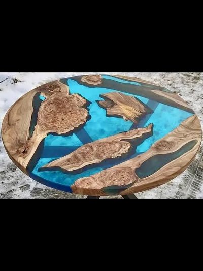 круглый стол из спила с рекой