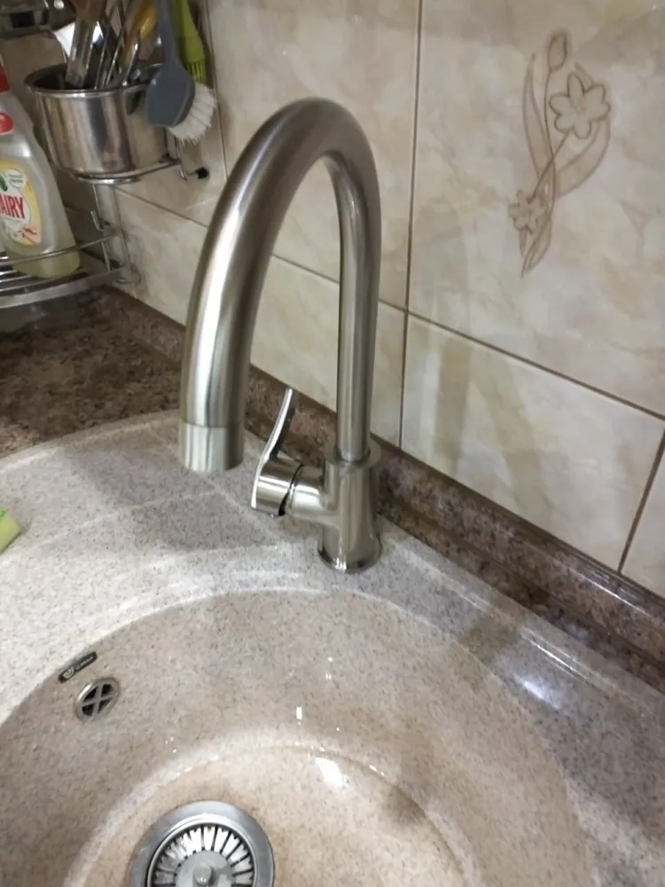 Установка однорычажного смесителя