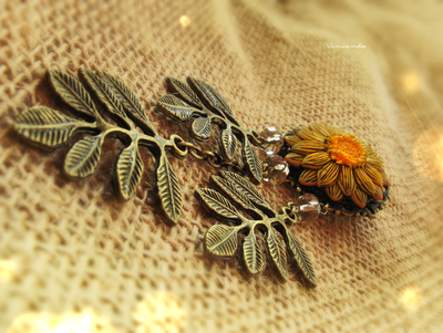 Брошь в стиле кантри "Соломенный Цветок"