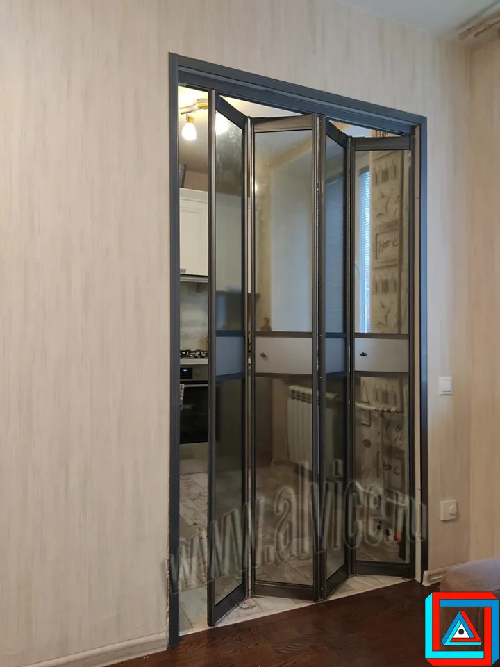 Наполнение - стекло 4 мм с тонирующей/защитной пленкой