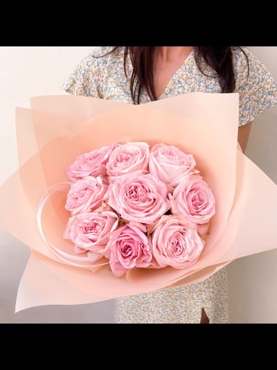 9 пионовидных роз