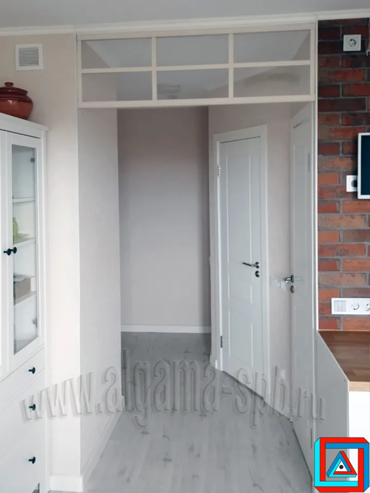 ФОТО 3. Монтаж - под потолочный карниз