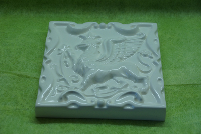 Грифон однотонный (керамическая плитка)