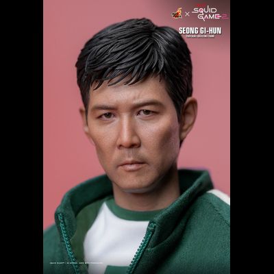 ПРЕДЗАКАЗ - Сон Ки Хун, игрок 456 ("Игра в кальмара", Squid Game) - Коллекционная фигурка 1/6 Seong Gi-Hun (TMS153) - Hot Тoys ?ЦЕНА: 44500 РУБ.?