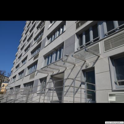 козырек из нержавеющей стали и стекла