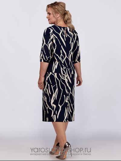 Элегантное платье прямого силуэта