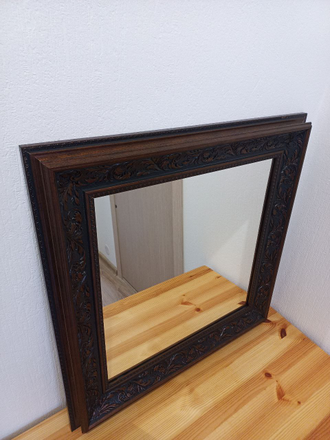 Зеркало настенное квадратное в классической раме 68 х 68 см