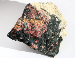 Эвдиалит, Эгирин в породе