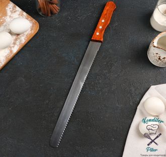 Нож для бисквита крупные зубцы, рабочая поверхность 30 см, деревянная ручка