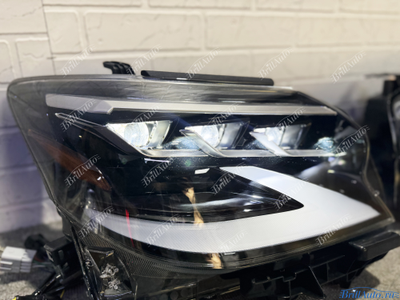 Передние фары Lexus GX 460 2013-2023 с автокорректором AFS