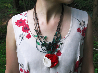 Яблочко Белоснежки. Комплект украшений в стиле фэнтези (необычные серьги и кулон-колье с яблоком)