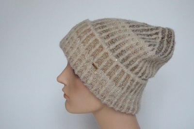 Бежевая шапка женская с отворотом Vizio Италия 8039 CRYO