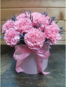 Шляпная коробка с диантусами "Розовый пух"