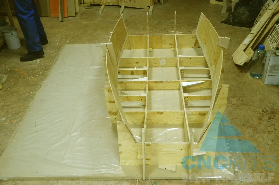 Сборка корпуса яхты Оптимист Фото 2