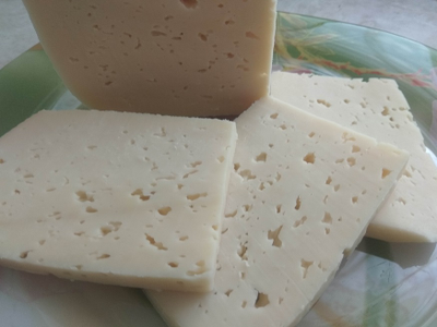 Сыр молодой домашний фермерский из живого деревенского молока купить с фермы