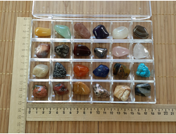 Коллекция минералов (24 образца до 3 см) в пластиковой коробке 18*12 см, вес около 370 г №20130