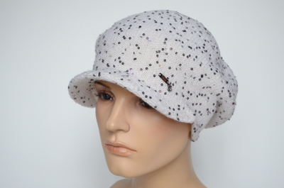 belaya-vyazanaya-kepka-s-payetkami-italiya-vizio-6978