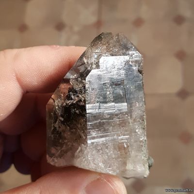 Кварц с хлоритом. Россия. 65*55*45мм