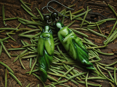 Необычный комплект украшений из фарфора "Лесная принцесса" (серьги-капли и подвеска)