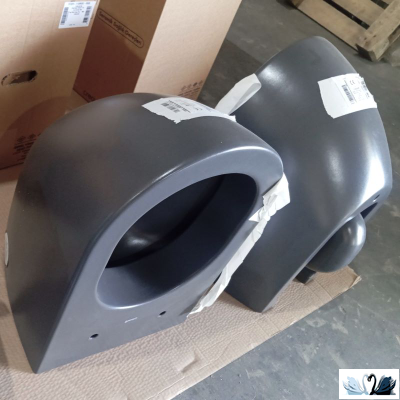 Унитаз Creavit Free FE320-11AM00E-0000 Antrasit при ярком освещении приобретает стальной отблеск