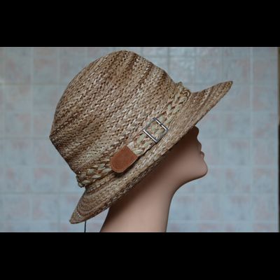 Шляпа с ремешком женская модная шляпа лето 2017