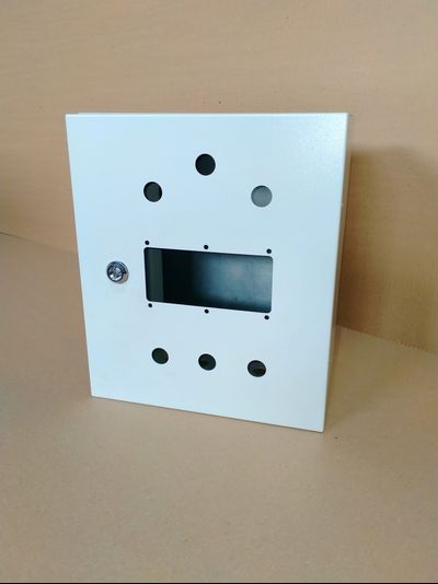 Щит с монтажной панелью