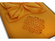 Комплект льняного столового белья: желтая вышитая квадратная скатерть 140 см и салфетки