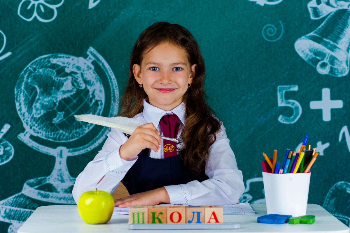 подготовка ребенка к школе. готовимся к школе вместе. дети в садике на занятии. дети на занятии в детском саду. подготовка к школе.