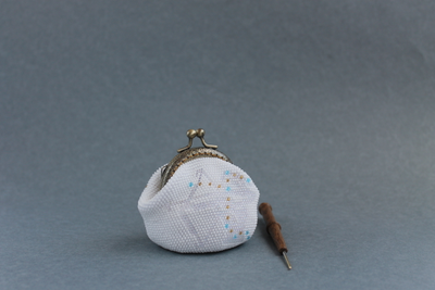 Монетница "Зодиак" Набор для вязания крючком с бисером от Ирины Рудевич - СТРЕЛЕЦ (белый)