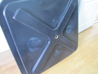 Пластиковый бак для летнего душа 200 литров