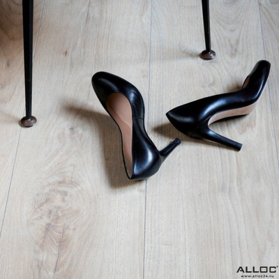 Декор ламината Alloc Grand Avenue Родео Драйв 7001 в интерьере детально