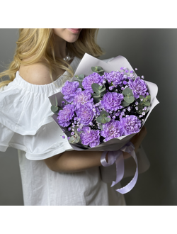 Воздушный букет из 11диантусов и гипсофилы