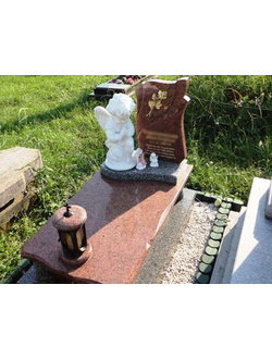 Фото детский памятник с ангелом в молитве на могилу в СПб